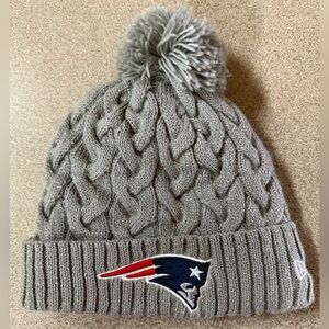 PATRIOTS Women’s New Era Gray Knit Beanie with Logo